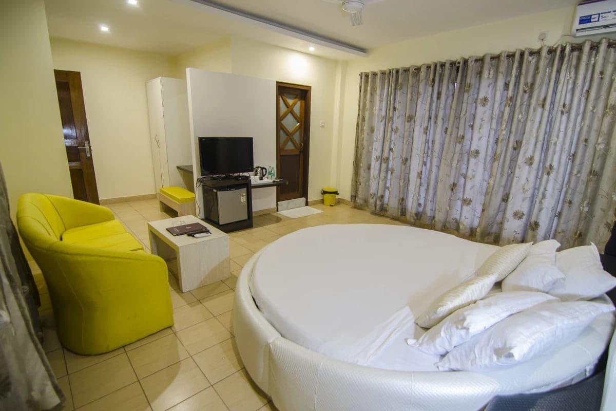 Hotel Little Palace Dibrugarh Zewnętrze zdjęcie
