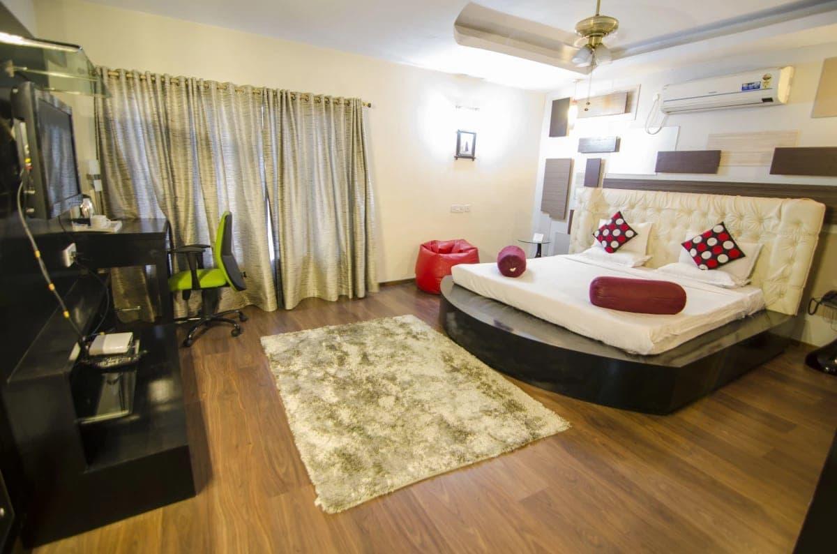 Hotel Little Palace Dibrugarh Zewnętrze zdjęcie